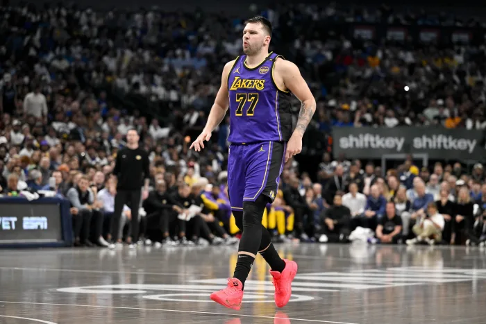 NBA-小?？偨?jīng)理哈里森引爆續(xù)約爭議：東契奇超級頂薪懸而未決