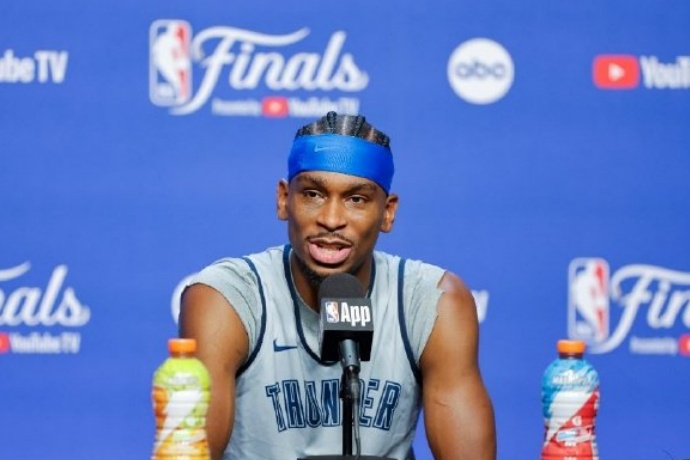 亞歷山大在總決賽G3中出現(xiàn)6次失誤，成為比賽轉(zhuǎn)折點(diǎn)