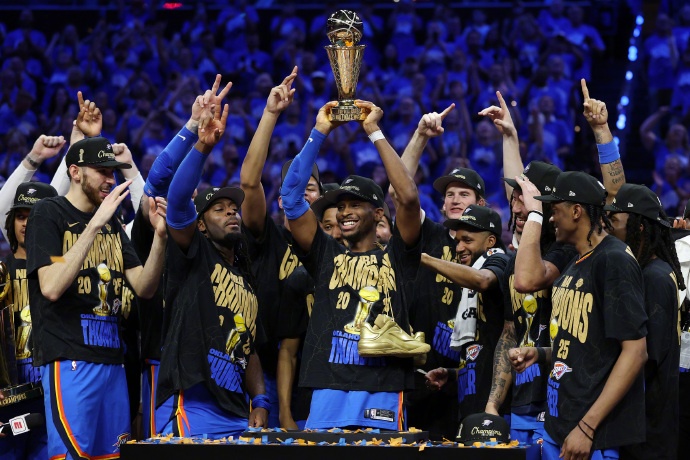 雷霆奪冠：榮耀之巔，夢(mèng)想成真