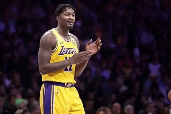 芬尼-史密斯4年5300萬美元加盟火箭，球隊鋒線實力大增