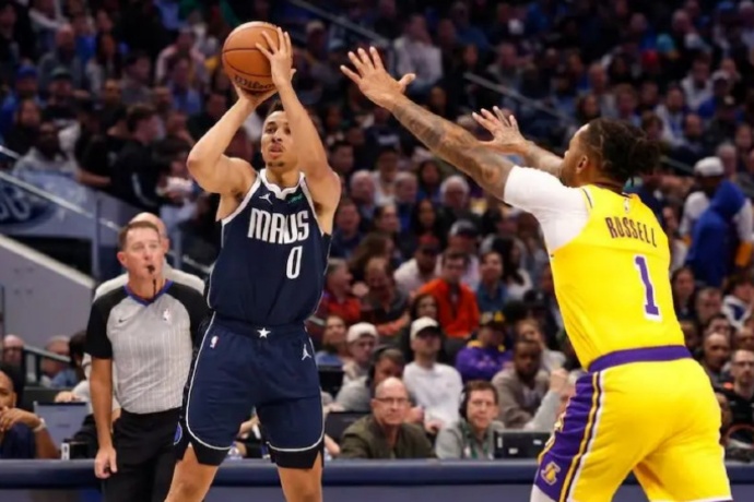 ?？怂_姆續(xù)約獨行俠，攜手拉塞爾助力球隊新征程