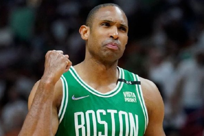 湖人簽下艾頓后再追霍福德，內線布局持續(xù)升級