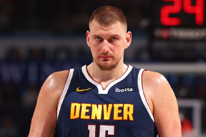 約基奇今夏不會(huì)和球隊(duì)提前續(xù)約，計(jì)劃明年再談 ?