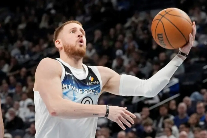 迪文琴佐獲得意大利國(guó)籍，將有資格代表國(guó)家隊(duì)出戰(zhàn)