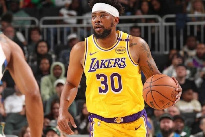 湖人官宣簽下斯瑪特，強化后場防守