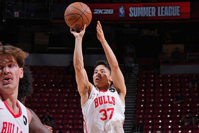 河村勇輝新賽季身披 8 號，續(xù)寫公牛 8 號傳奇篇章