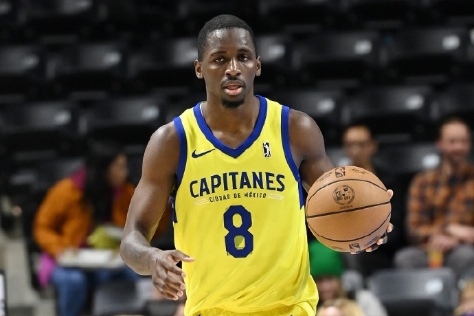 夏季聯(lián)賽閃耀，大衛(wèi)·瓊斯與馬刺達成雙向合同