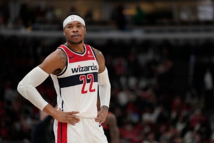 霍姆斯與費(fèi)內(nèi)巴切洽談，歐洲豪門為他開270萬年薪