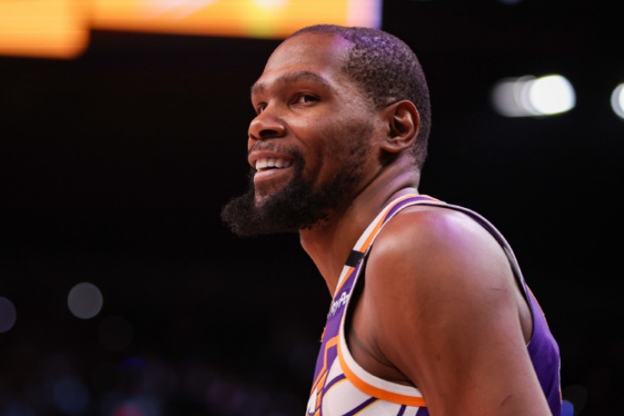 太陽送走杜蘭特、裁掉比爾后仍面臨困境：無選秀權(quán)且給布克巨額合同難操作