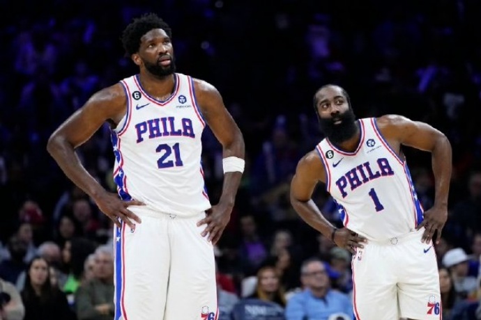 恩比德膝蓋狀況不佳，76人隊(duì)續(xù)約決定引質(zhì)疑