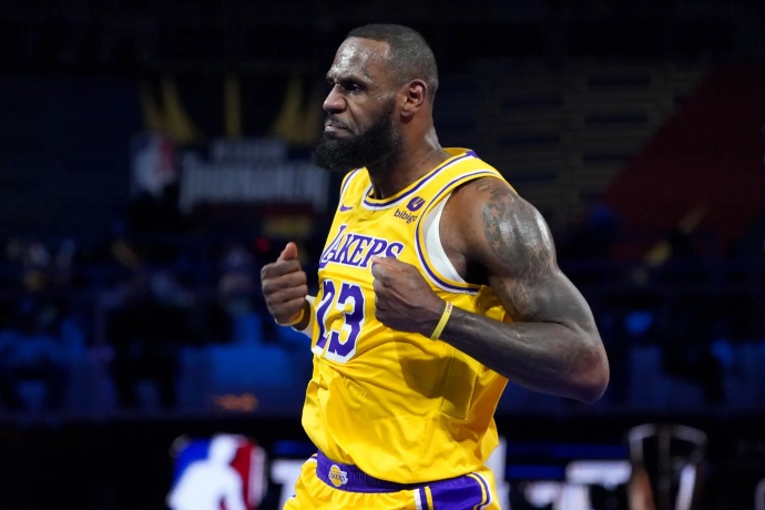 美媒 HoopsHype 統(tǒng)計(jì) NBA 生涯總薪水排名：詹姆斯超 5.83 億獨(dú)占鰲頭