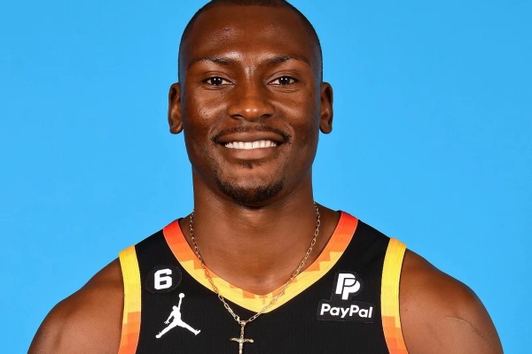 馬刺一年無保障合同簽回老將比永博，33歲中鋒開啟生涯第15季輔佐文班亞馬